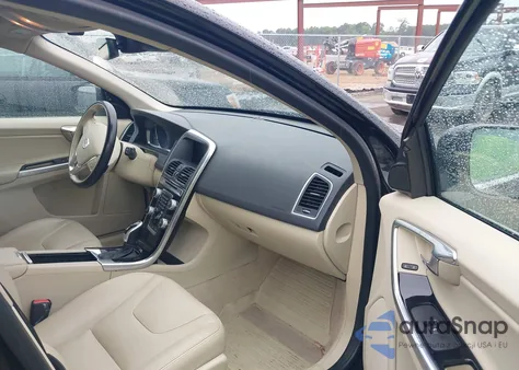 2016 Volvo Xc60 T5 Drive-E Premier from USA, damaged, VIN YV440MDKXG2825947